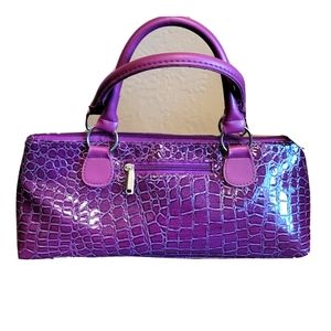 Prime ware wine clutch